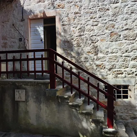 Tatil Evi Authentic Stone House By The Sea Milna (Brac)