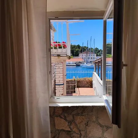 Authentic Stone House By The Sea Milna (Brac)