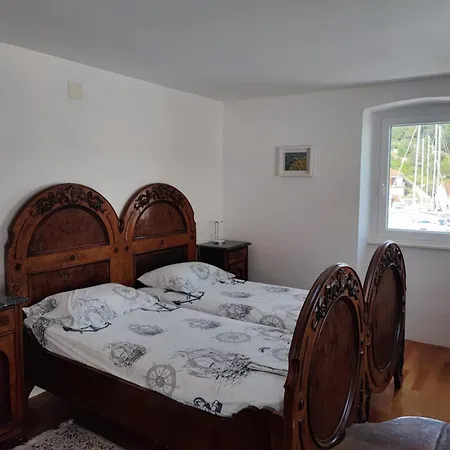 Vikendica Authentic Stone House By The Sea