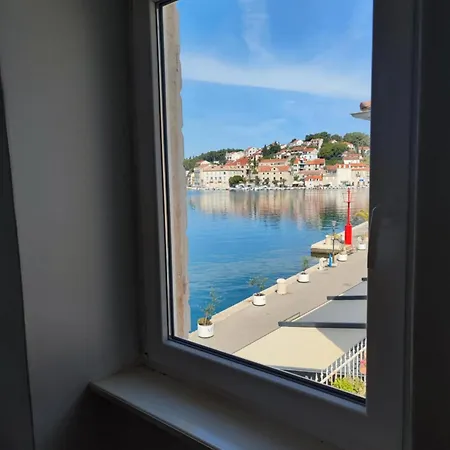 Authentic Stone House By The Sea