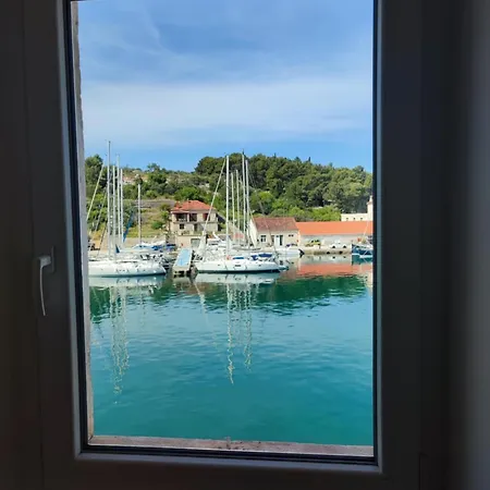 Authentic Stone House By The Sea Milna (Brac)
